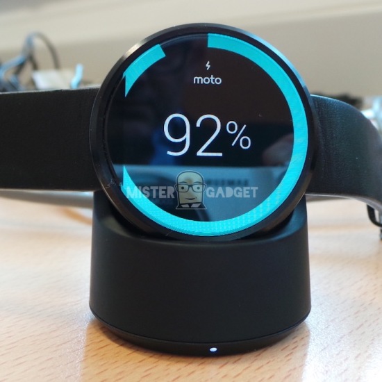 Moto 360 with charger